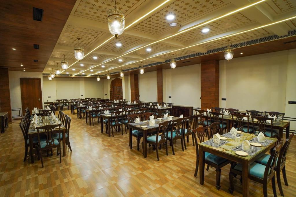 The Amar Mahal by Trulyy