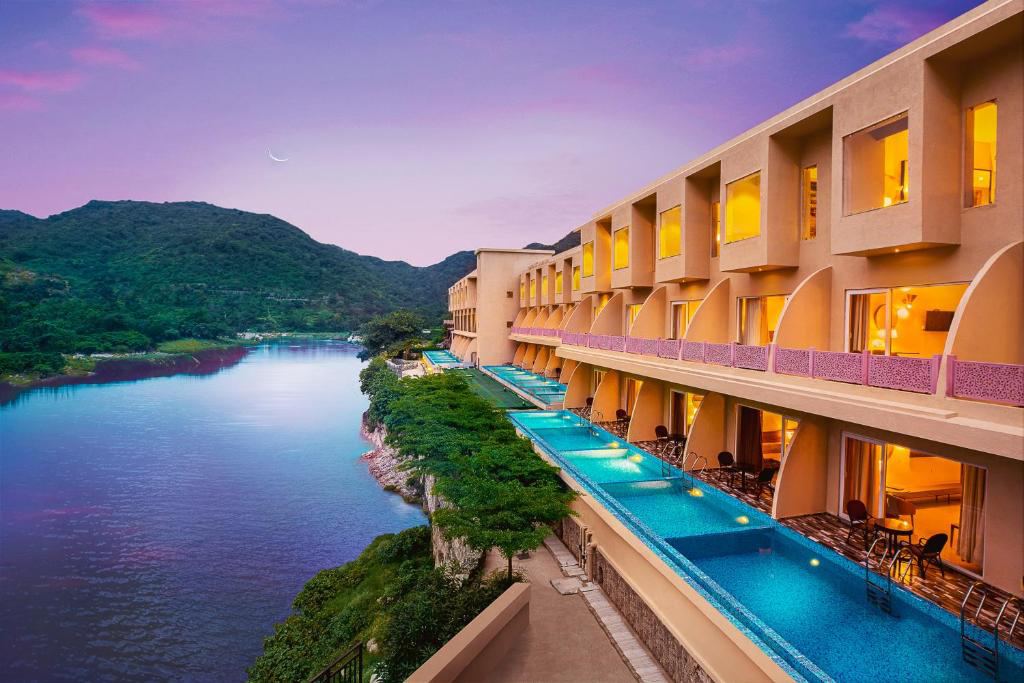 Raajsa Resort