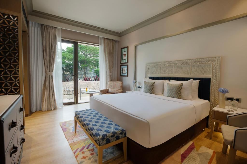Raajsa Resort