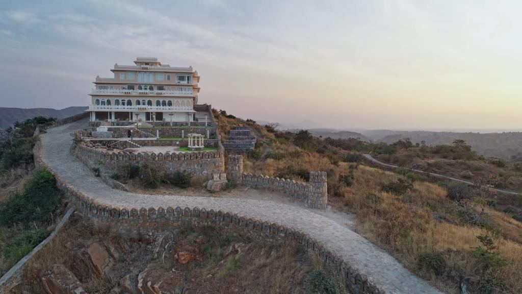 Fateh Safari Suites