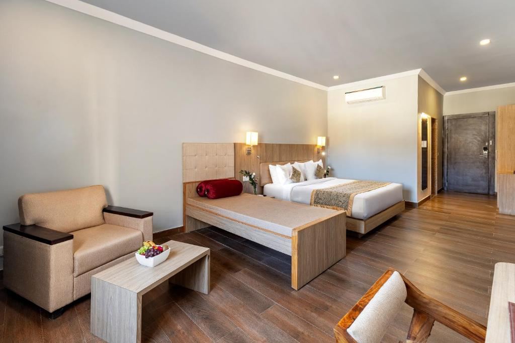 Via Lakhela Lakeview Resort & Spa