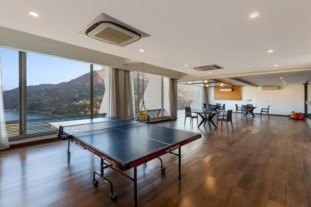 Via Lakhela Lakeview Resort & Spa