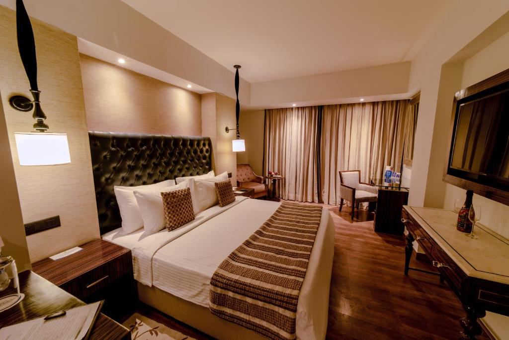 Sarovar Portico Hotel