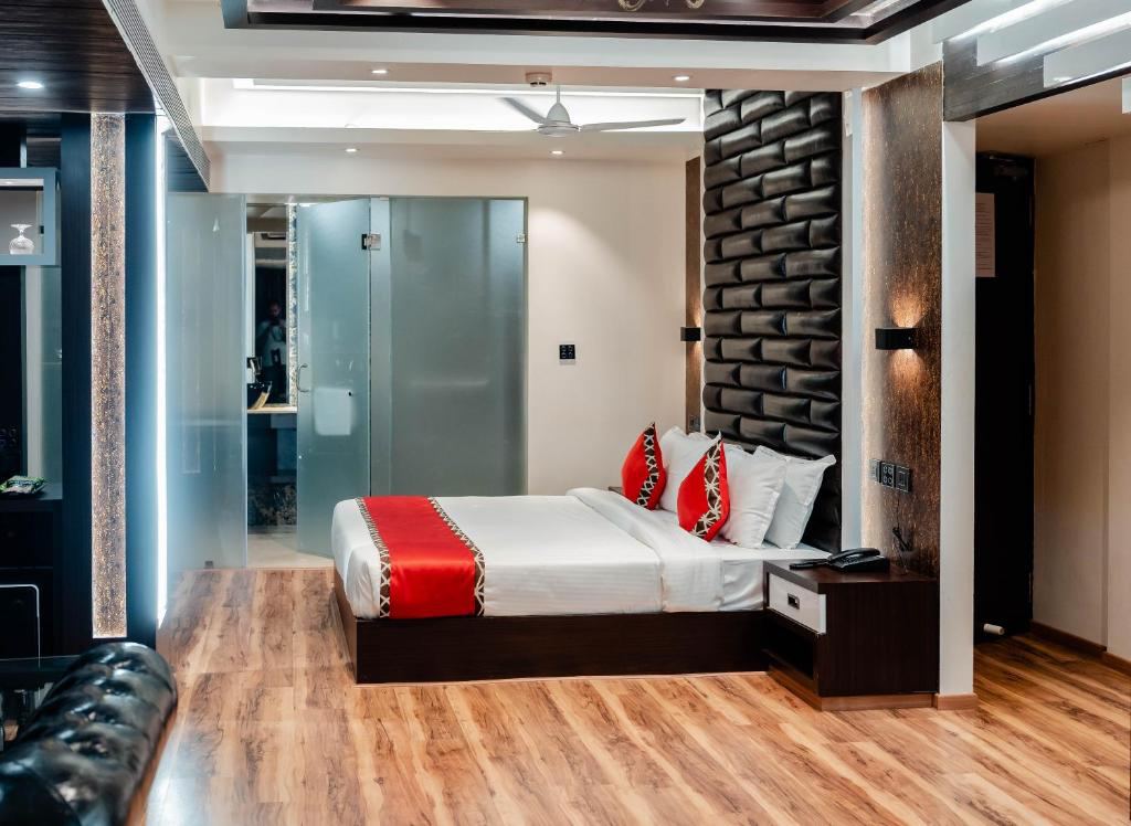 Divan Clarks Inn Hotel