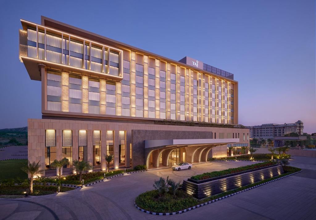 Taj Amer Hotel