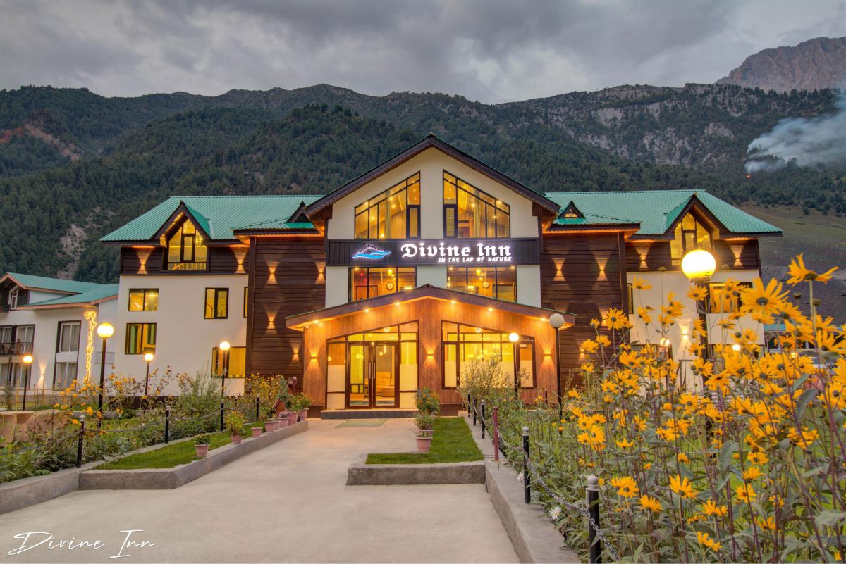 Divine Inn Hotel