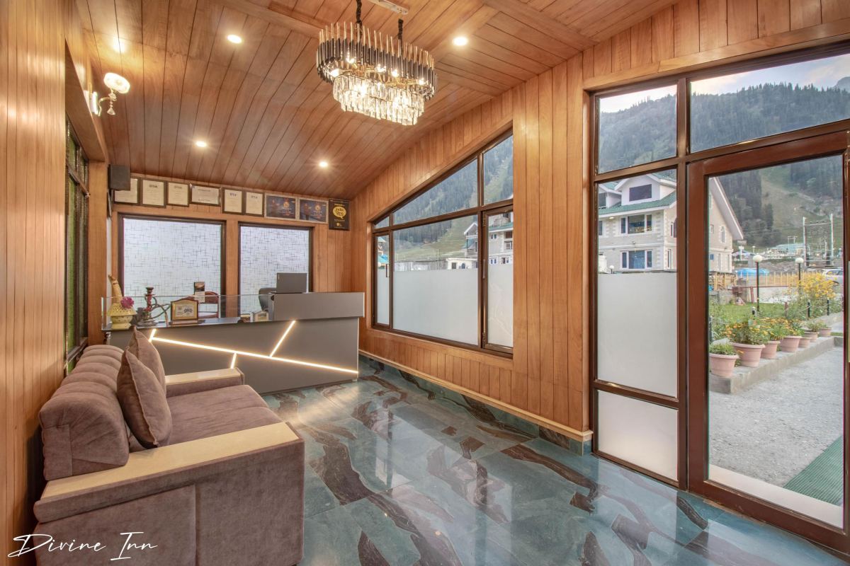 Divine Inn Hotel