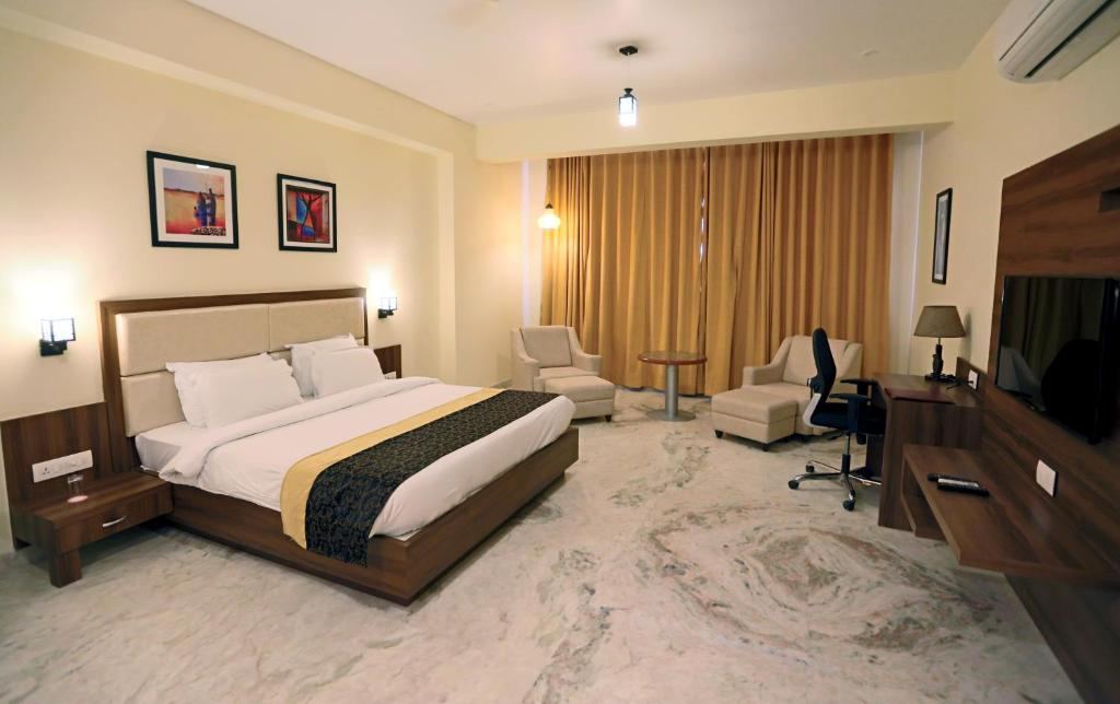 Regenta Central Mewargarh Hotel
