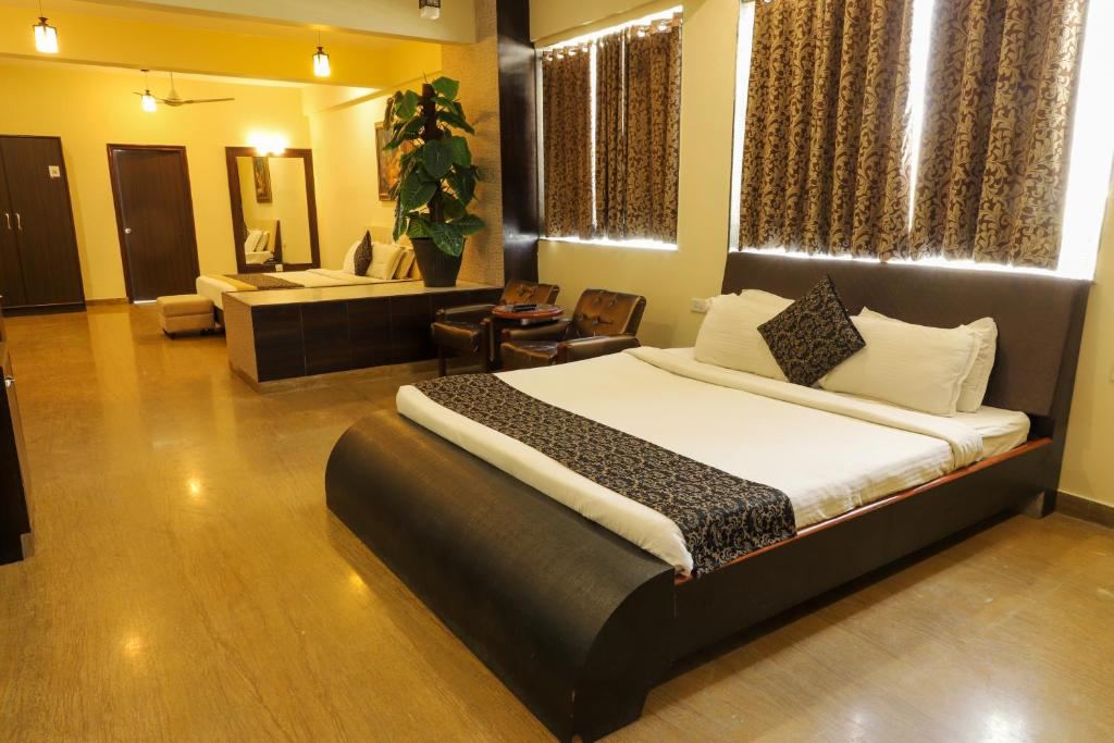 Regenta Central Mewargarh Hotel