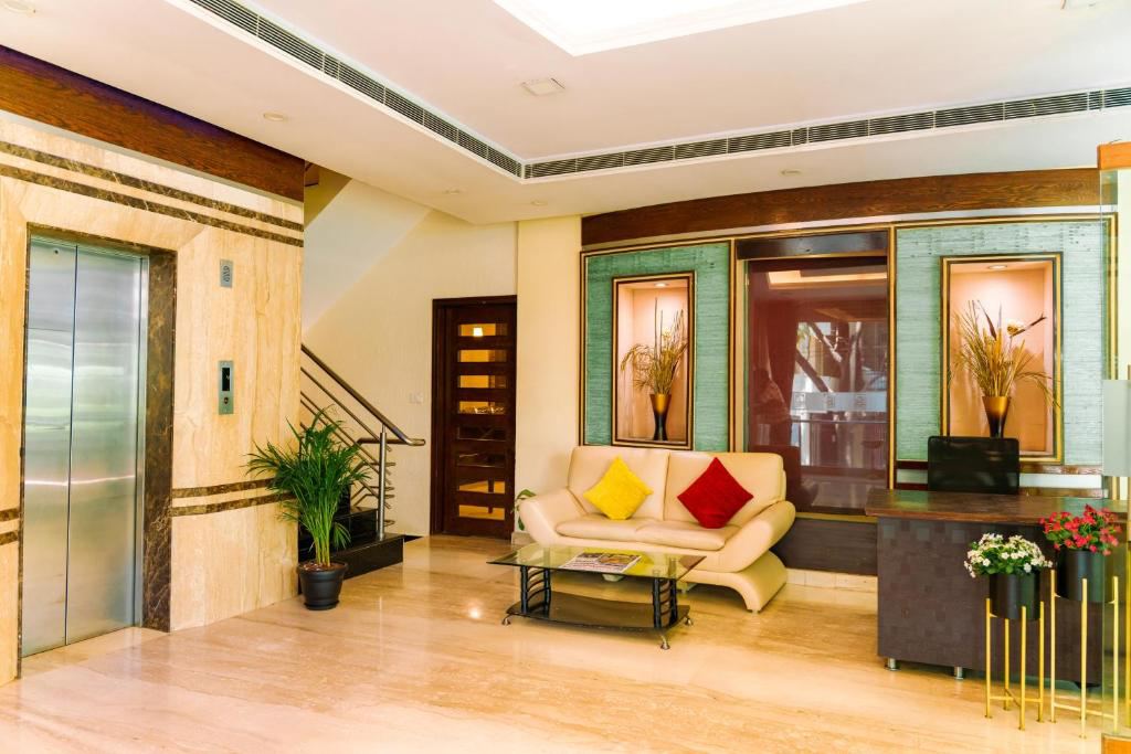 Bisque Magaji Orchid Hotel
