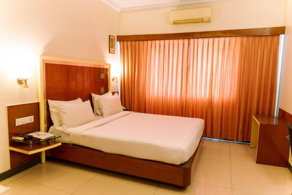 Bisque Magaji Orchid Hotel
