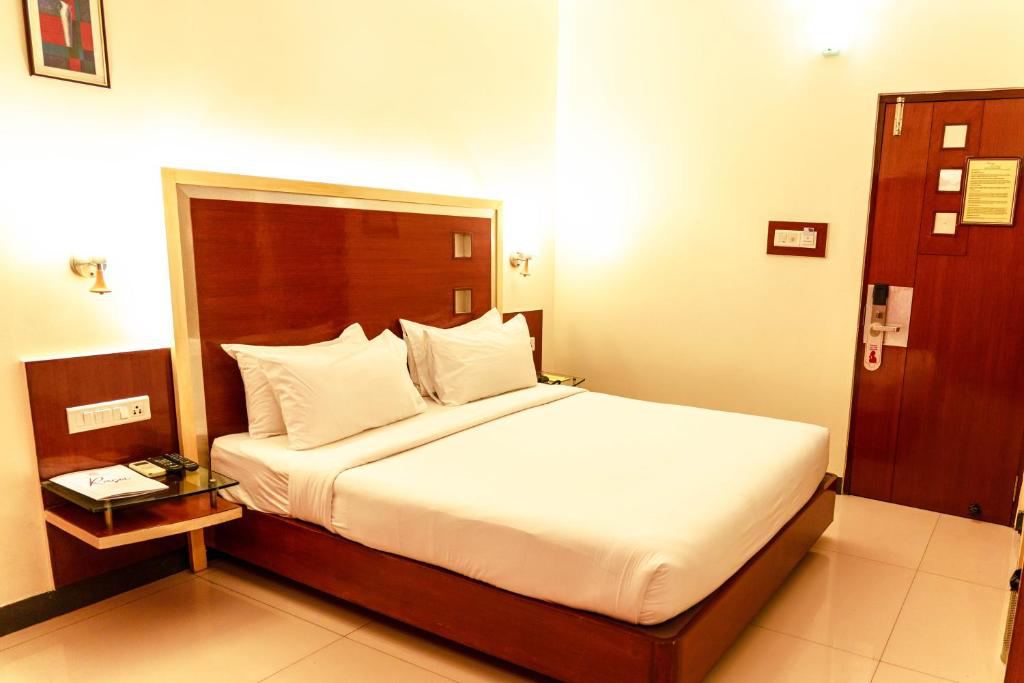 Bisque Magaji Orchid Hotel