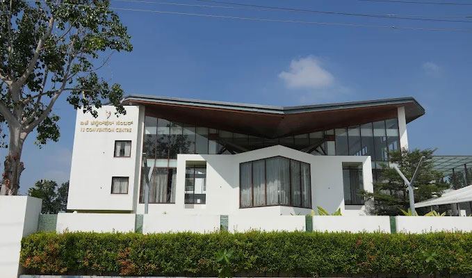 IJ Crowne Hotel