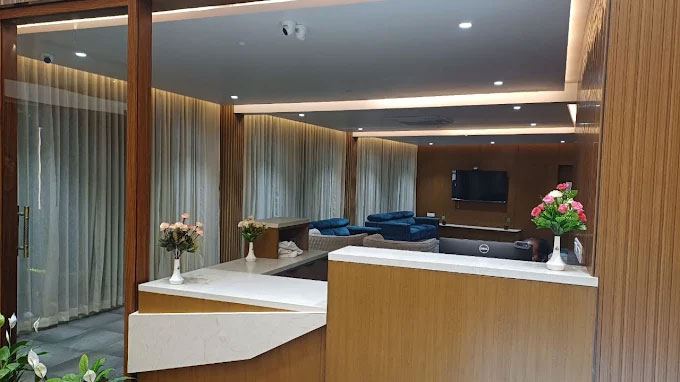 IJ Crowne Hotel