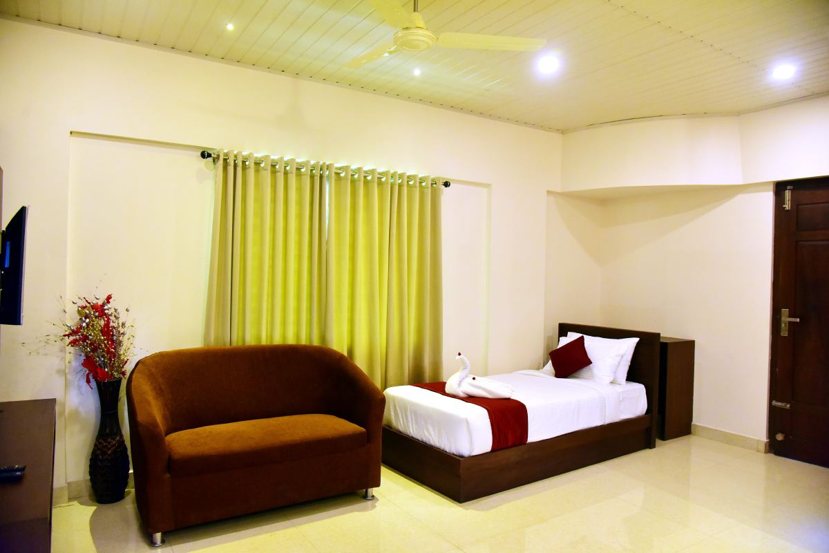 Hotel Coorg Palace Inn