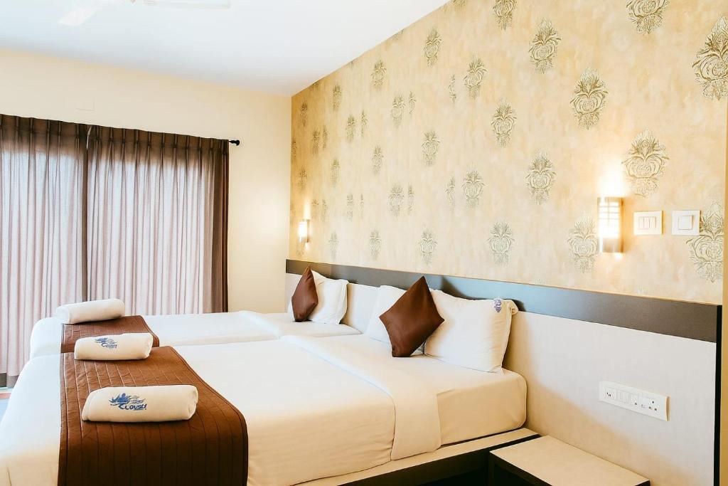 The Majestic Crown Hotel