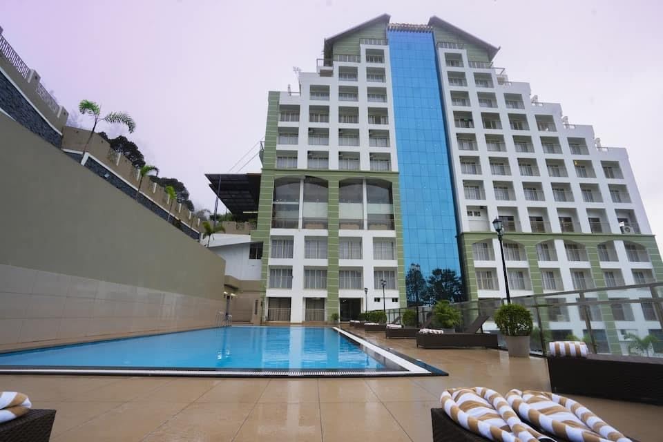 Golden Munnar Palace