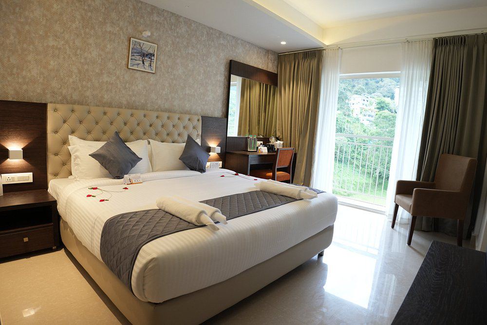 Golden Munnar Palace