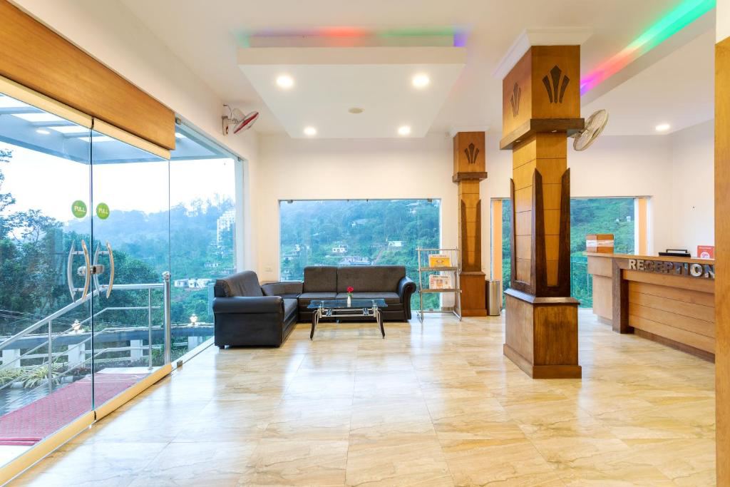 Monsoon Grande Hotel