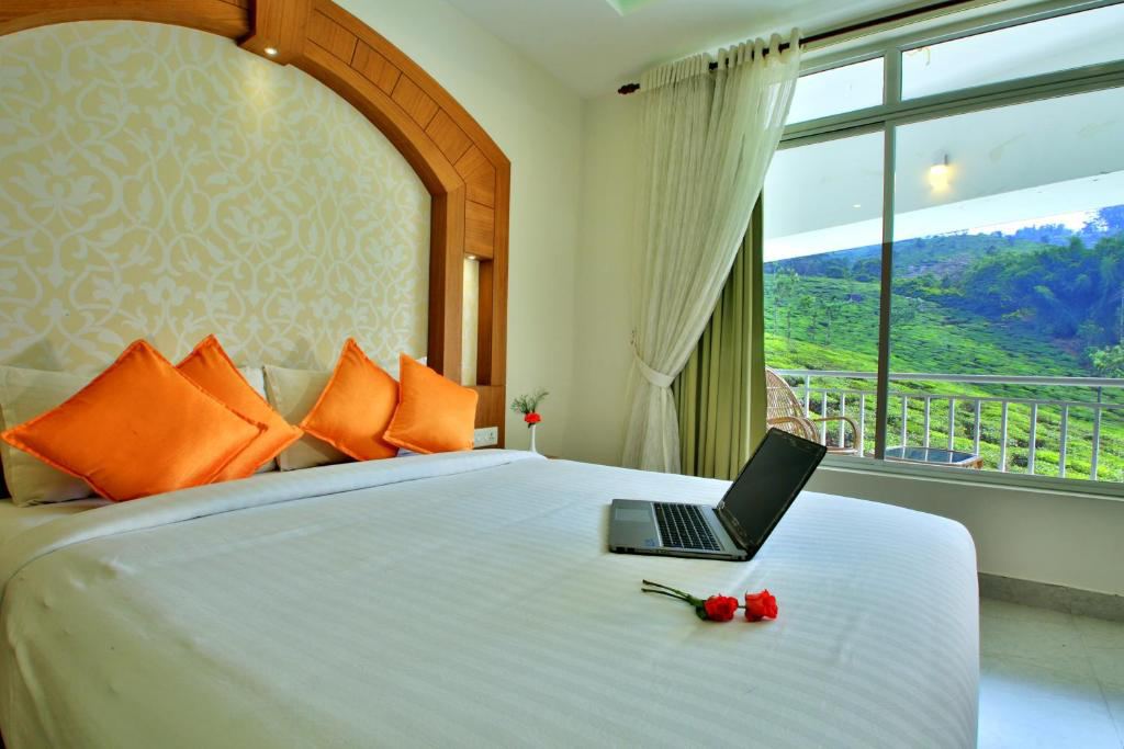 Monsoon Grande Hotel