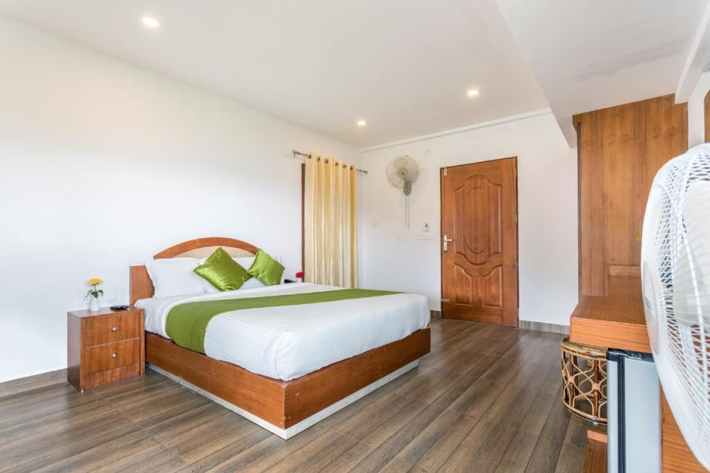Monsoon Grande Hotel