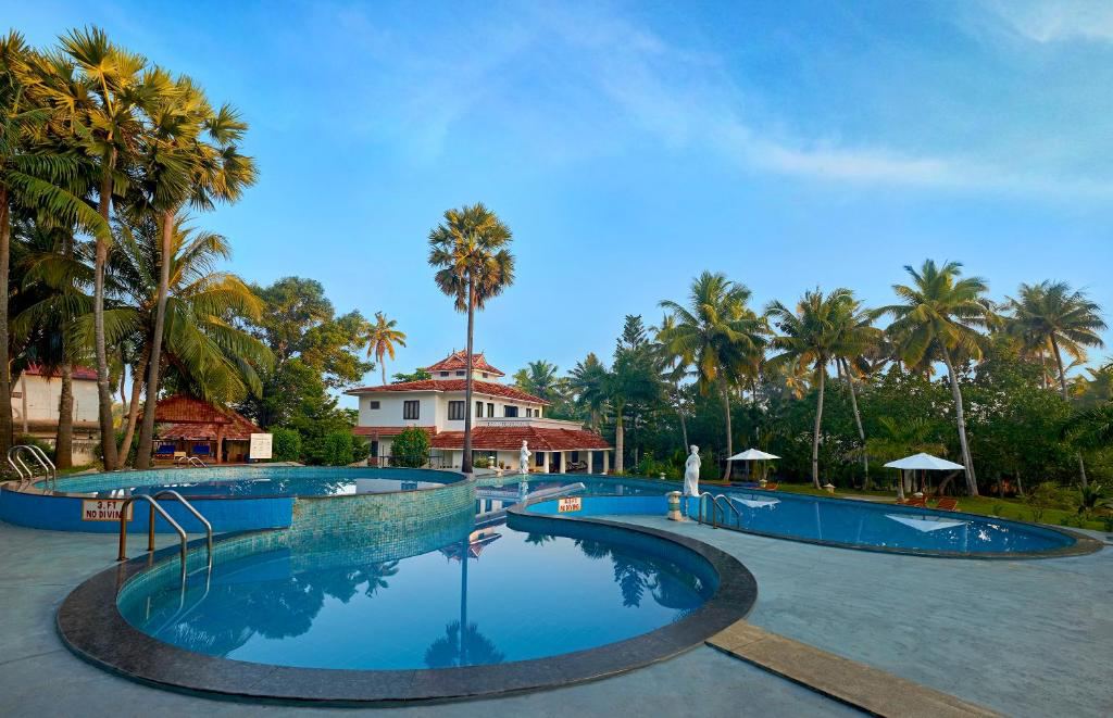 Estuary Sarovar Premiere Poovar Island