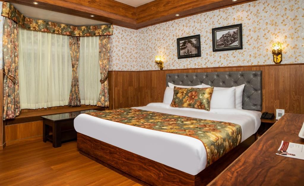 Summit Oakden Resort & Spa