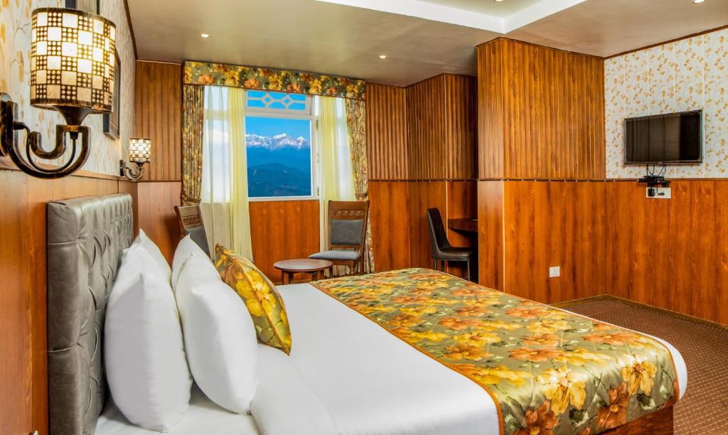 Summit Oakden Resort & Spa