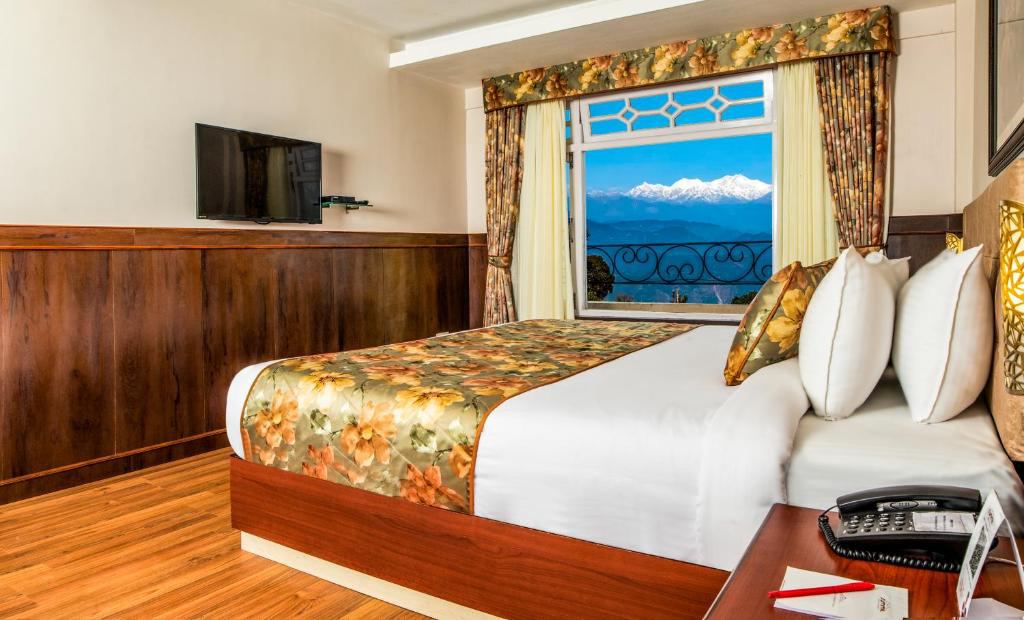 Summit Oakden Resort & Spa