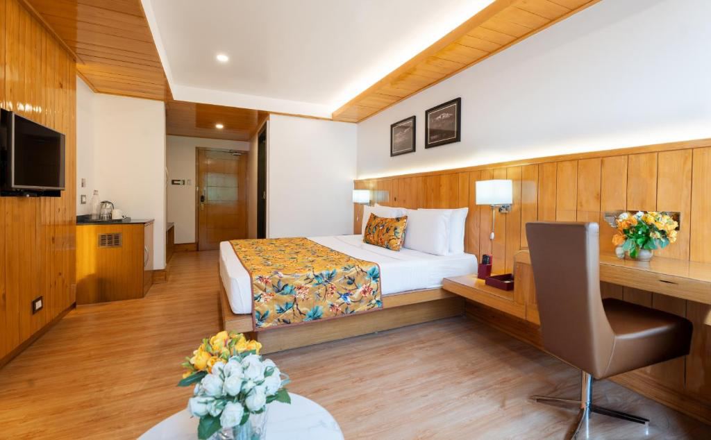 Summit Grand Resort & Spa