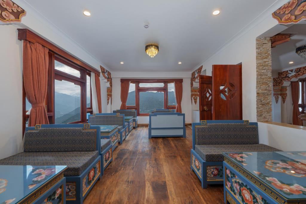 Summit Norbu Ghang - The Signature Collection