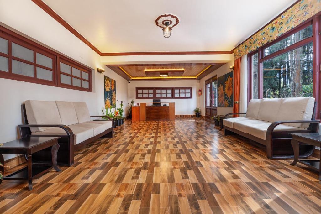 Summit Sherpa Mountain Hotel & Spa