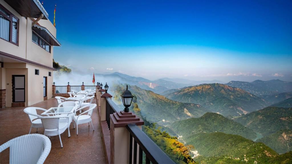 Summit Sherpa Mountain Hotel & Spa
