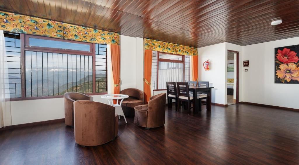 Summit Sherpa Mountain Hotel & Spa