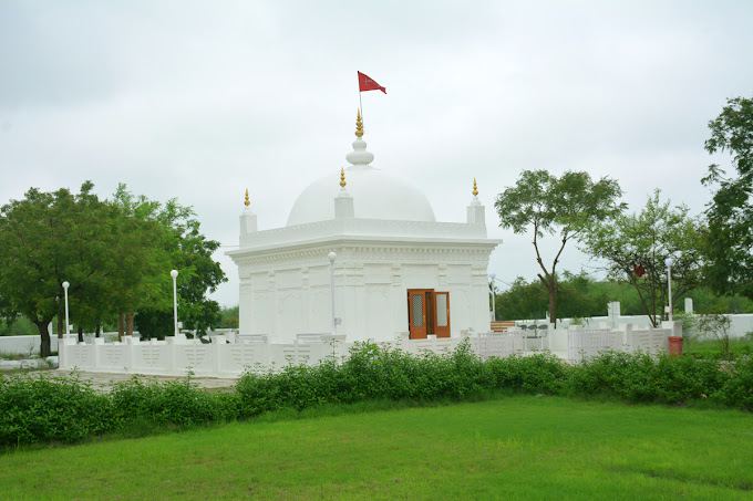 Mazar E Burhani  Pisawada