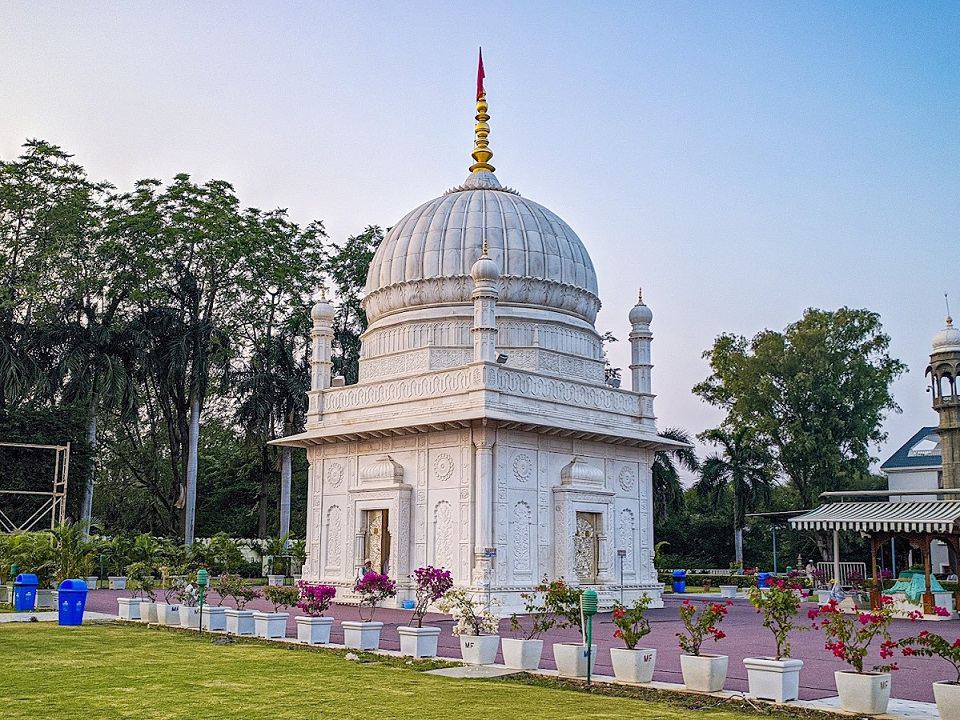 Mazar E Fakhri