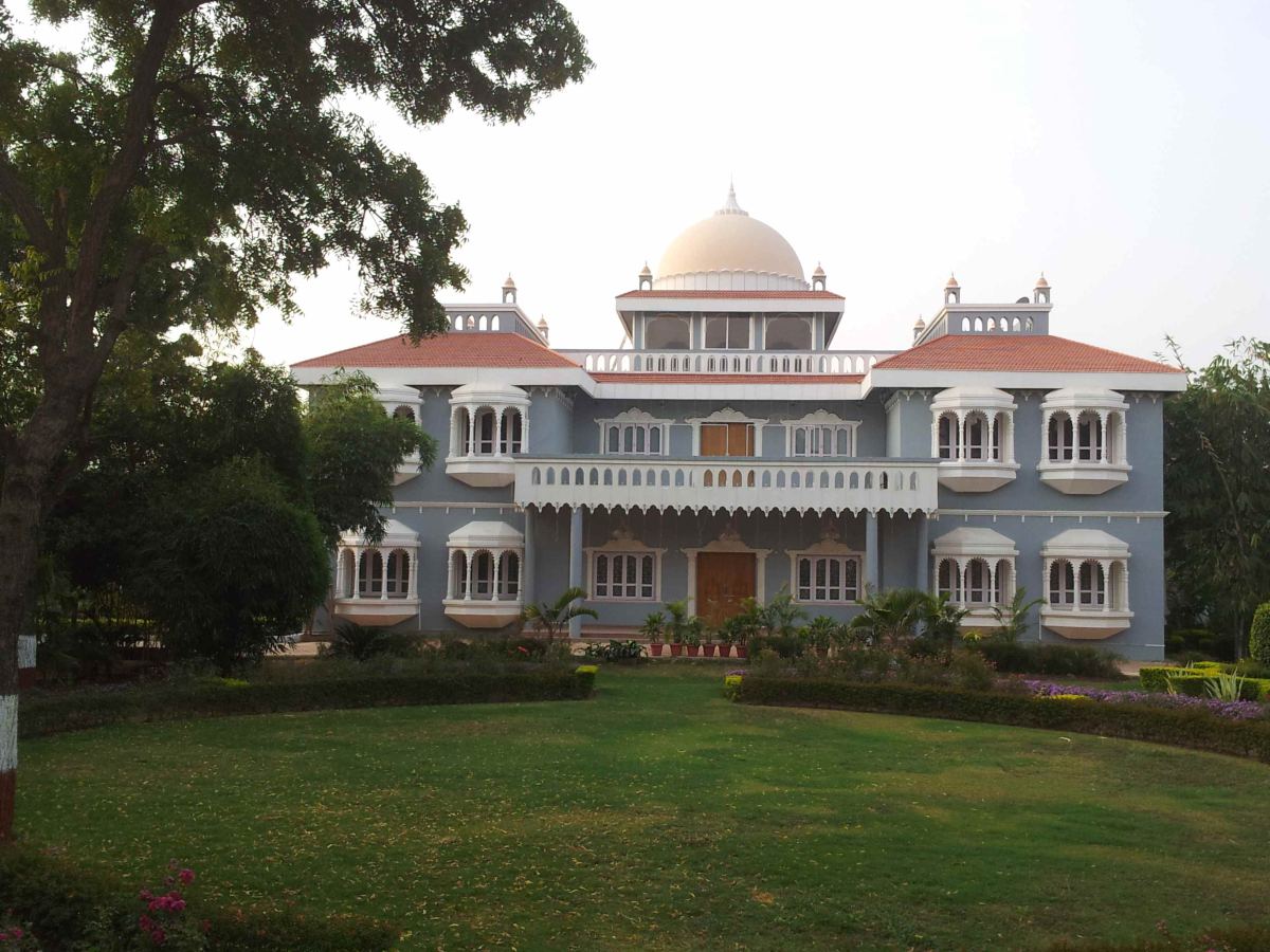 Mazar e Moulai Nooruddin Dongam