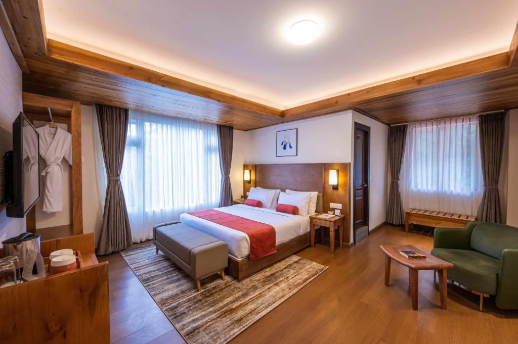 Udaan Hotel Pine Crest