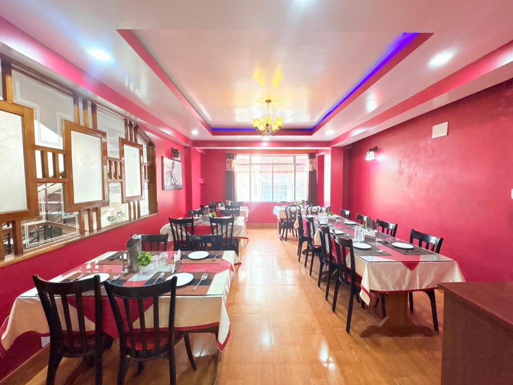 Hotel White Yak