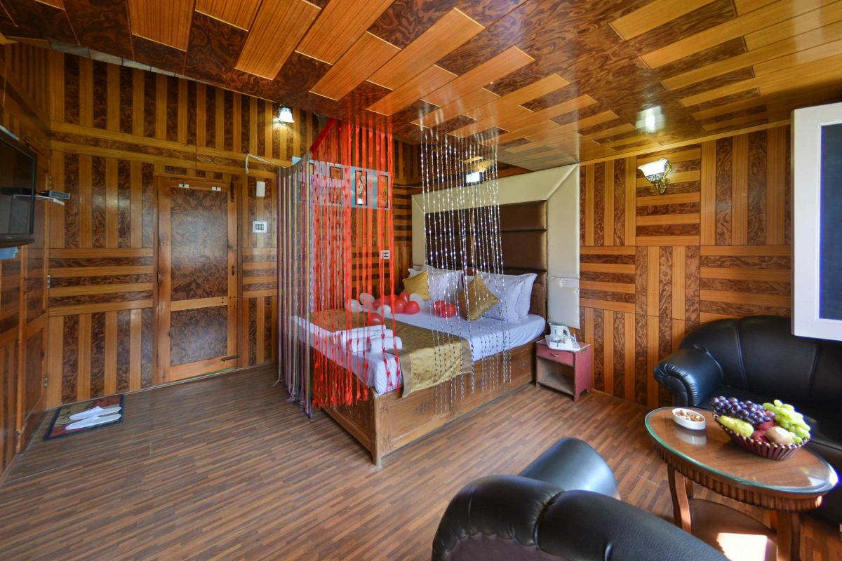 The Paristaan Resorts