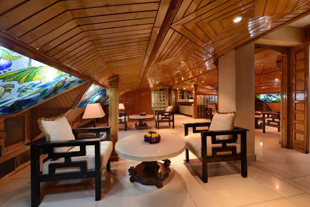 Ashiana Clarks Inn Hotel