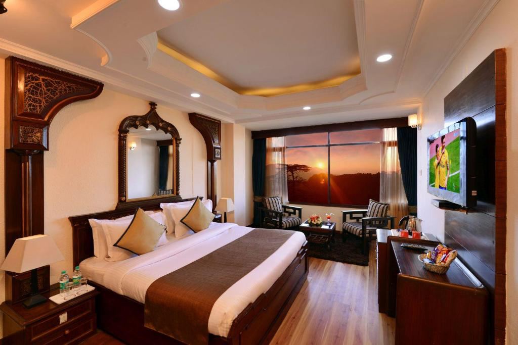 Ashiana Clarks Inn Hotel