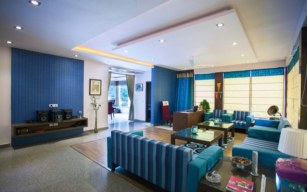 Flag House Resort