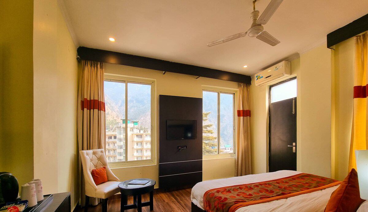 Hotel Triund Heights