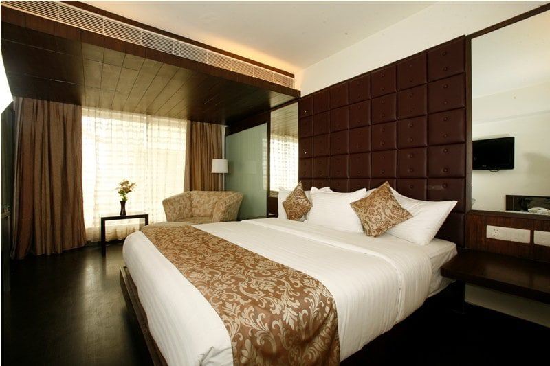 Mango Suites Apex Hotel