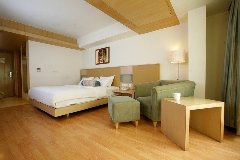 Mango Suites Apex Hotel
