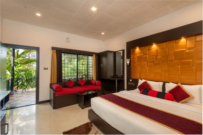 Jungle Camp Backwater Resort Hotel