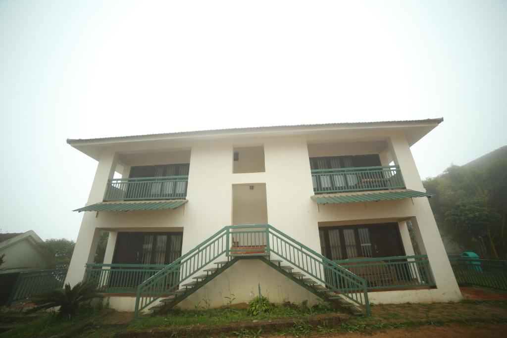 Ayur County Resorts