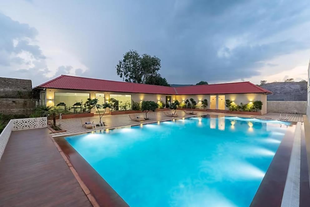 Hotel Paandora Grand