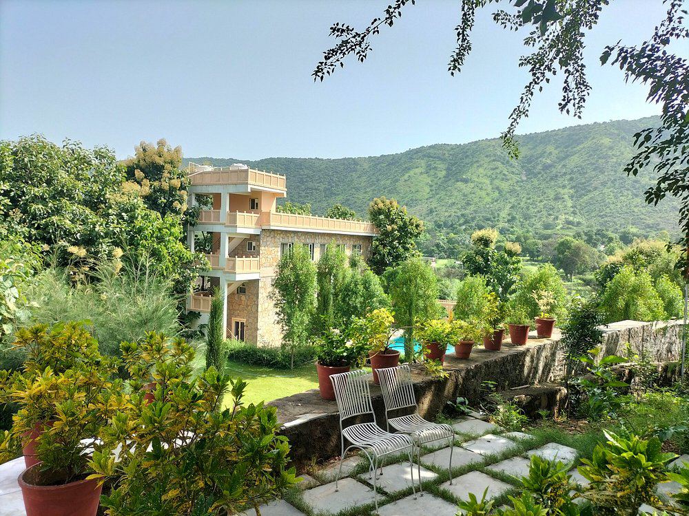 Kavish Holiday Hill Resort n Spa
